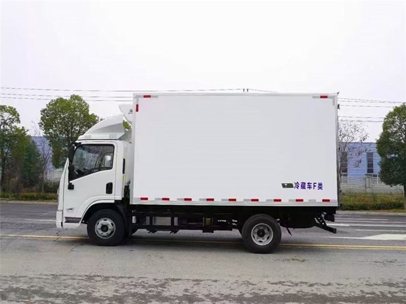 冷藏车4.2米的新车,到底要多少钱一辆?面对这个疑问,我们不妨从几个方面进行分析。